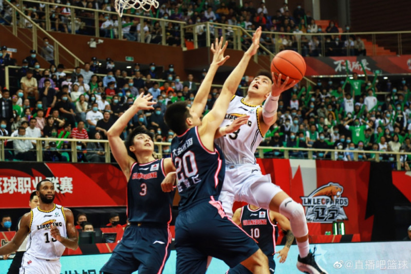 开云官网-塞内加尔完胜希腊，楚阿梅尼扛起全队