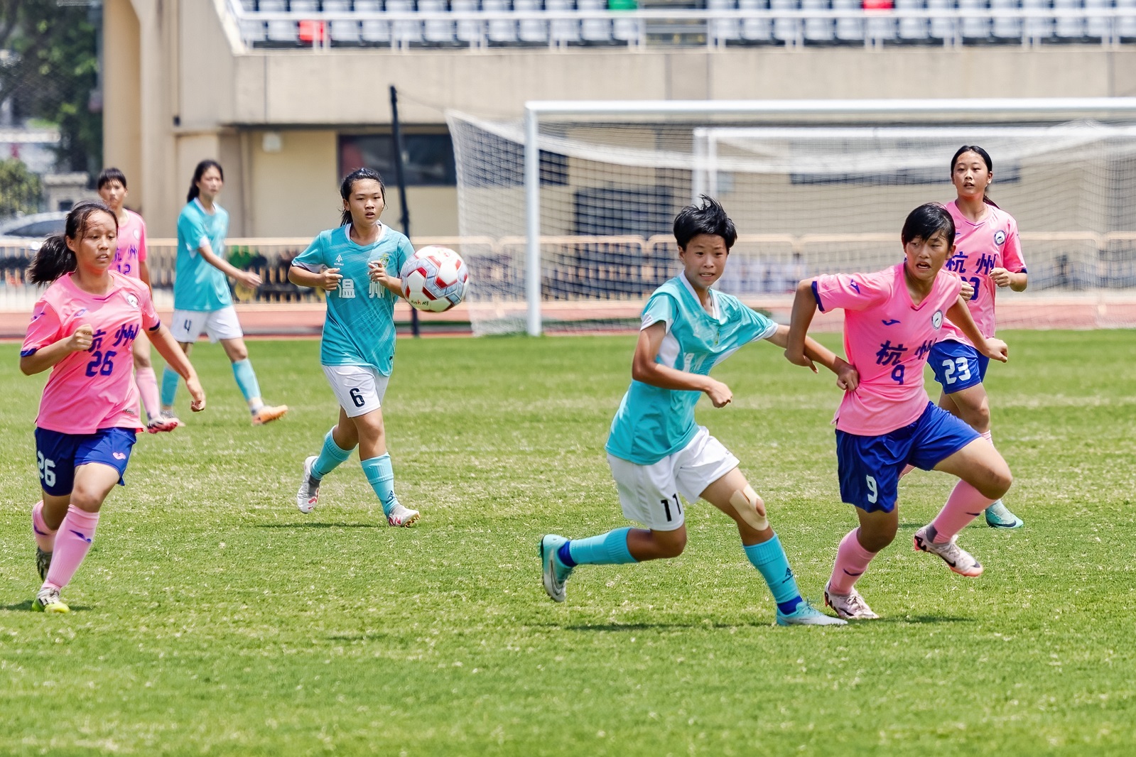 开云体育官网-超高水平足球比赛，女队惊艳全场