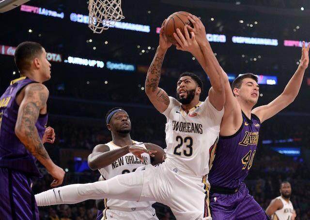 开云体育中国官网-步行者力克雄鹿，浓眉哥扛起全队