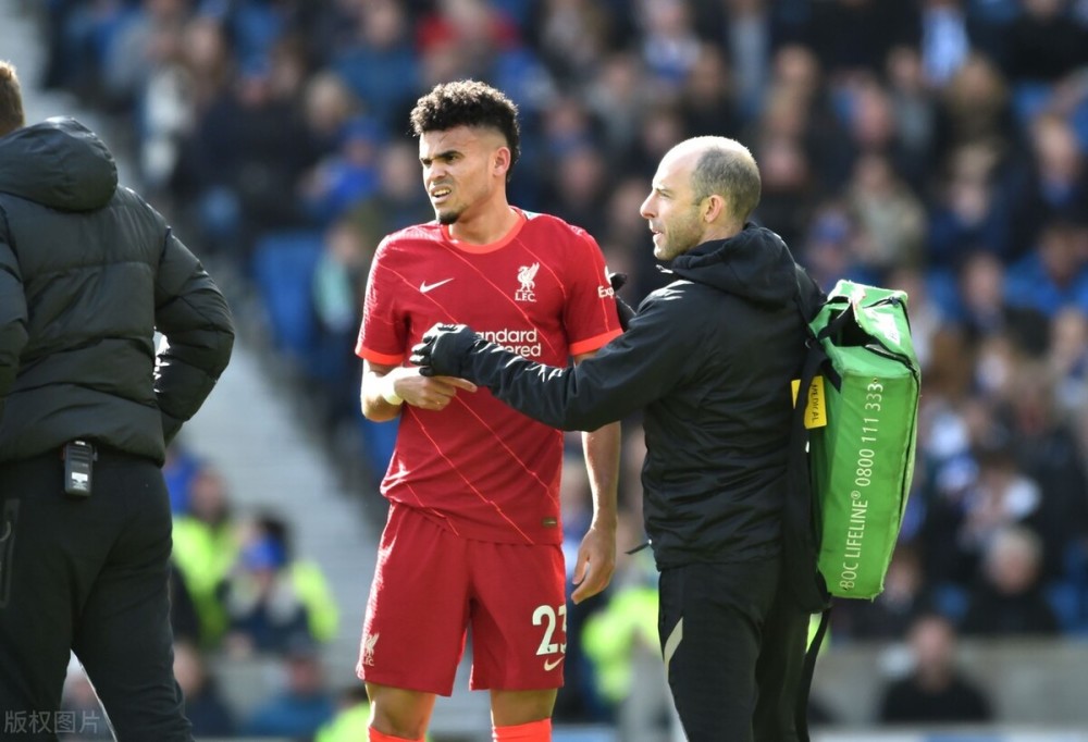 开云体育平台APP-唐卡斯特利用定位球，率先入球